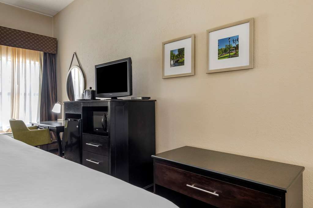 Comfort Inn Sherman - photo 21
