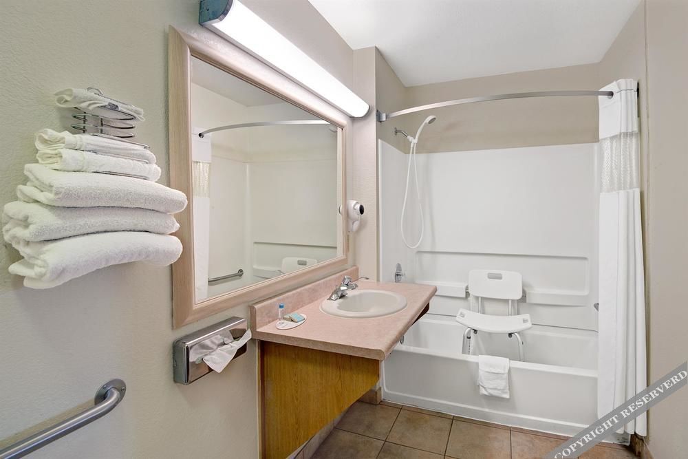 Magnuson Hotel El Paso West - photo 21