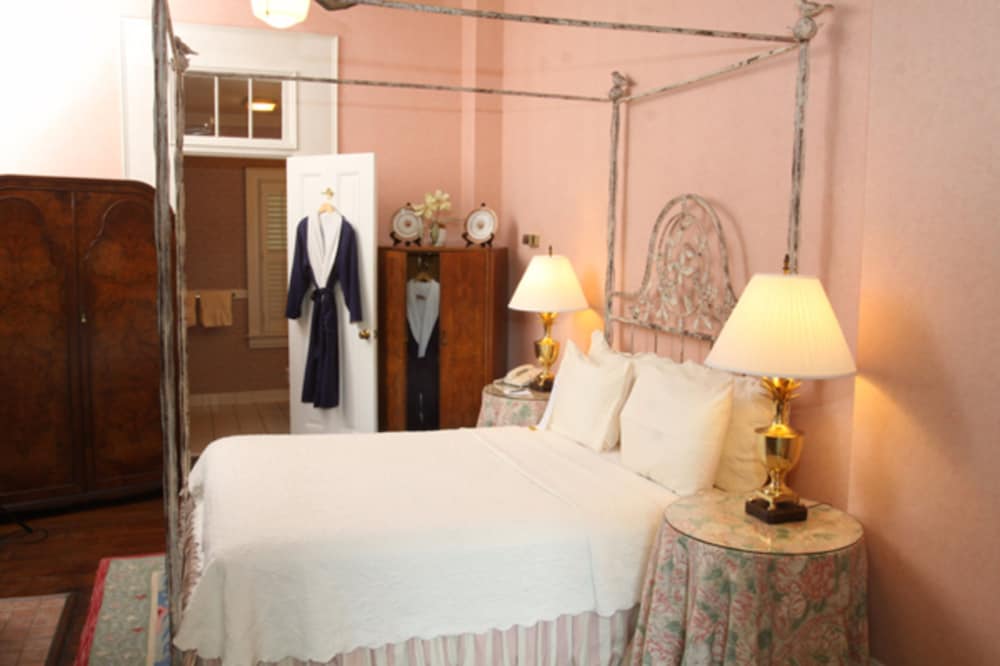 1842 Inn - photo 30