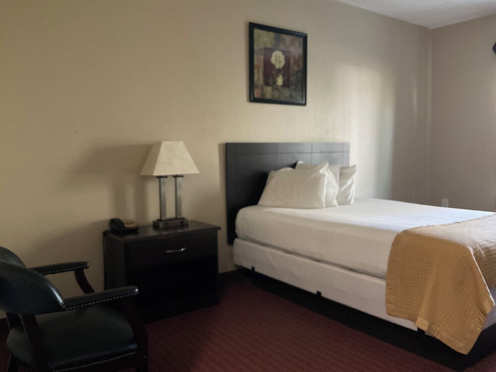 Yorktown Inn And Suites - photo 43