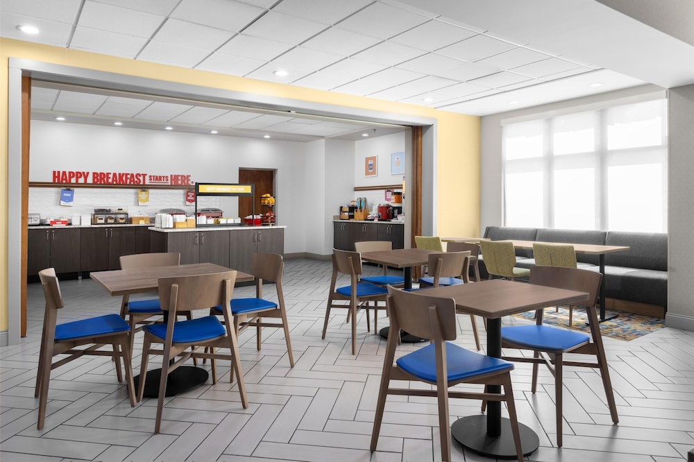 Hampton Inn Lexington Medical Center - photo 33