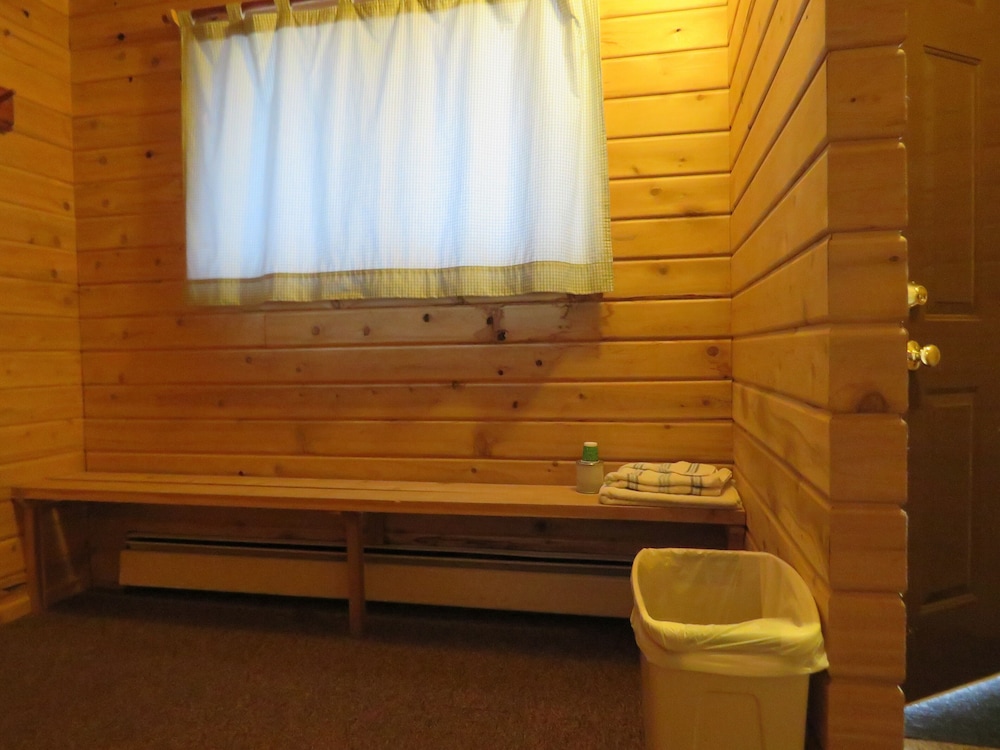 Indianhead Ironwood Motel - photo 38