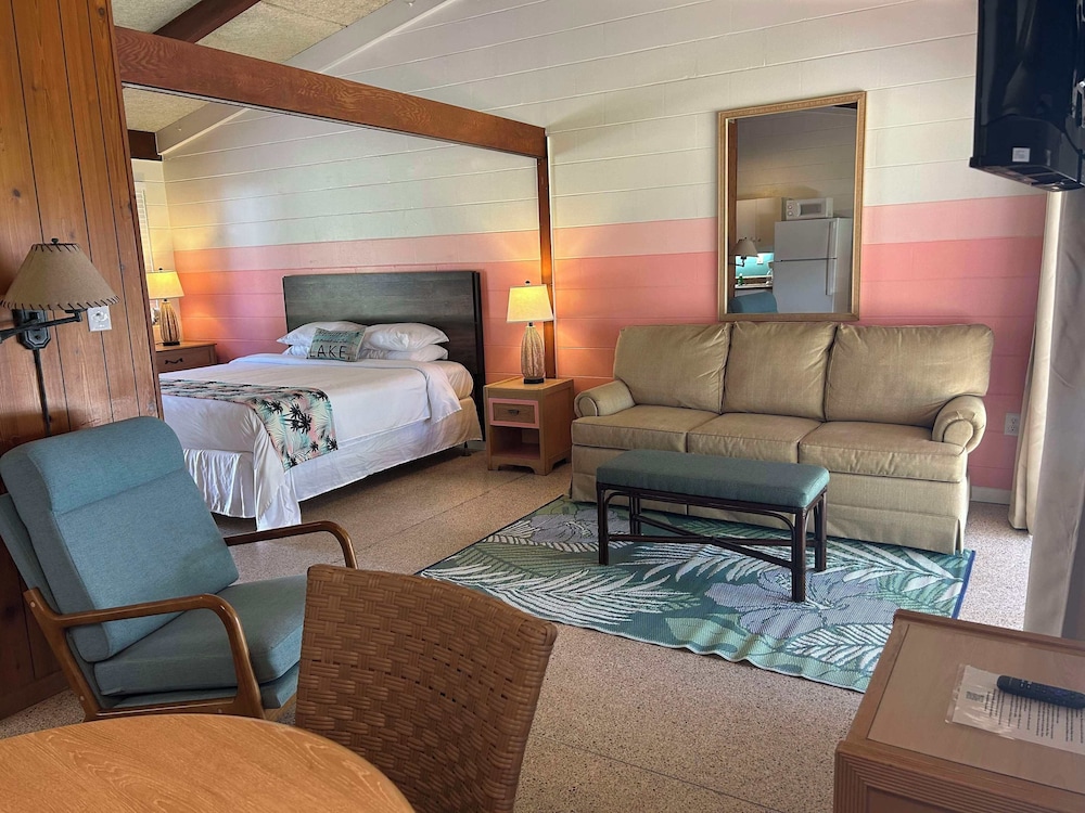 Tropical Resort & Marina on Lake Beresford - photo 12