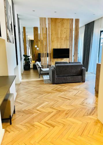 J&J City Centre Apartment