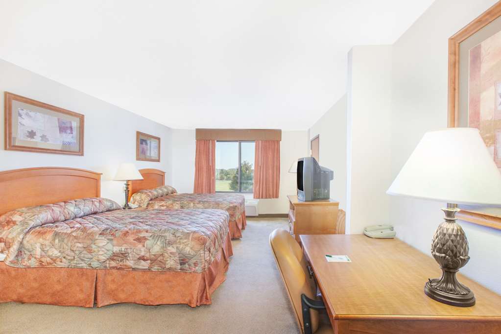 Wingate by Wyndham Bentonville AR - photo 12