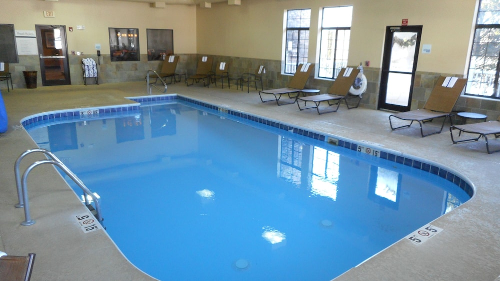 Holiday Inn Express Logan by IHG - photo 13