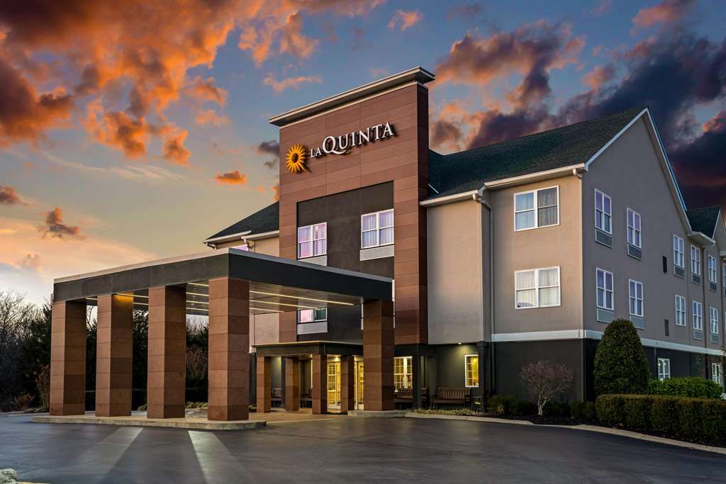La Quinta Inn & Suites by Wyndham Lebanon - featured photo