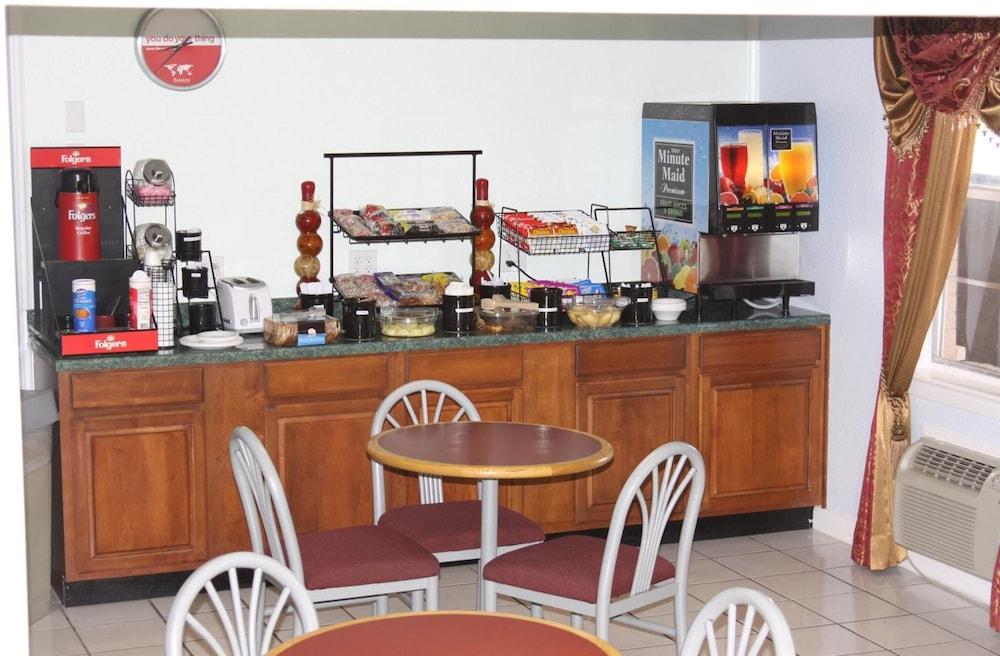 Relax Inn Mineral Wells - photo 21