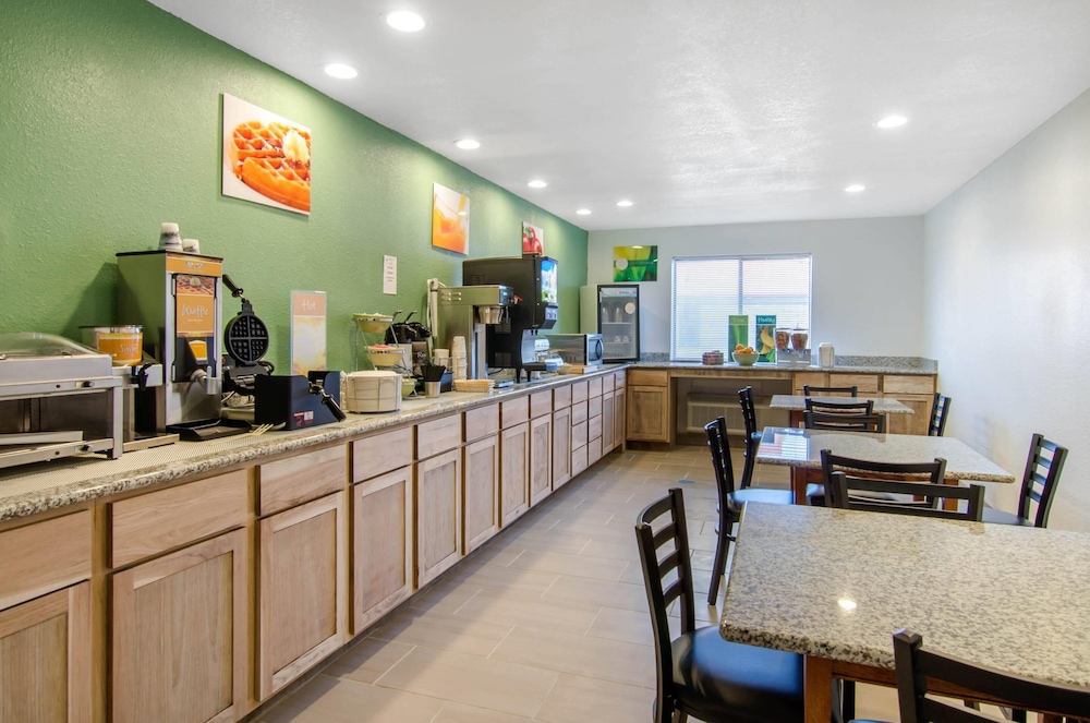 Quality Inn Russell KS - photo 15
