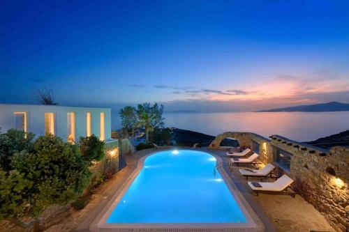 Villa Navona Mykonos — 4-Star Luxury Hotel in Mykonos, Greece