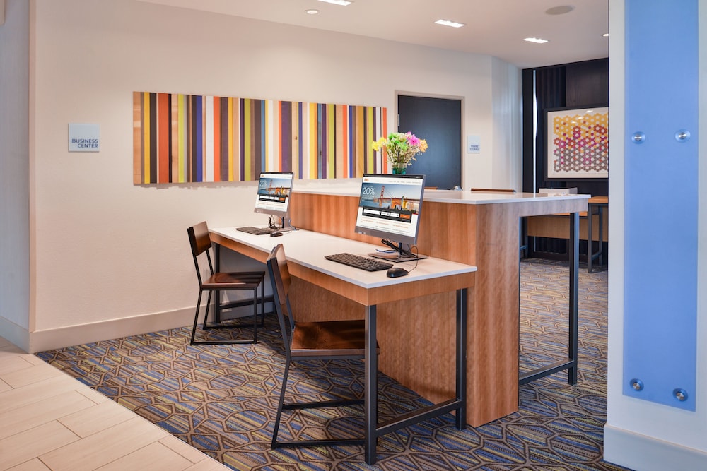 Holiday Inn Express & Suites Olathe West by IHG - photo 20