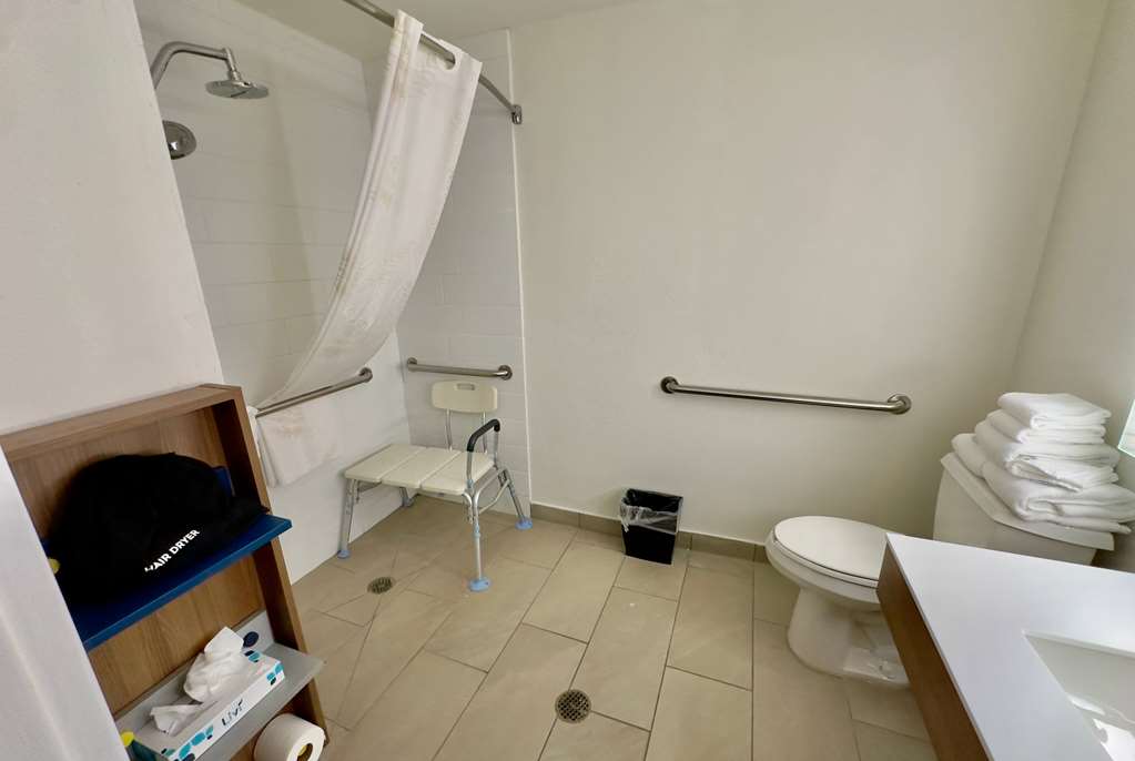 Microtel Inn & Suites by Wyndham Denver Airport - photo 10