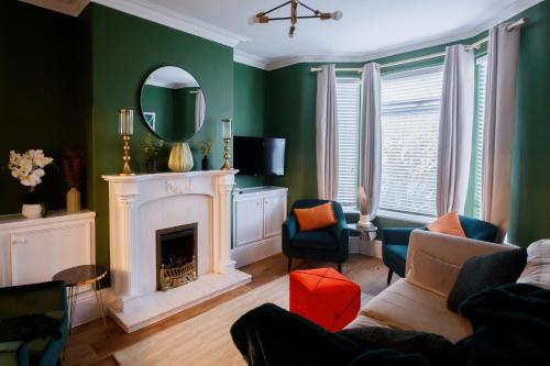 The Green House 3 Bed House Contractors Families Close to city centre Free Parking — 4-Star Luxury Hotel in Doncaster, United Kingdom