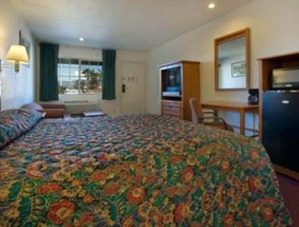 Orange Show Inn San Bernardino - photo 11