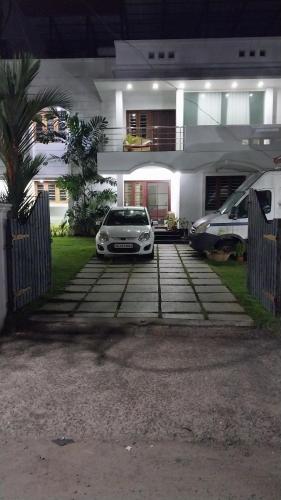 Lloydskochi Home Stay