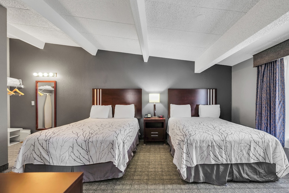 Eastlake Suites Hotel & Conference Center By OYO Urbana - photo 46