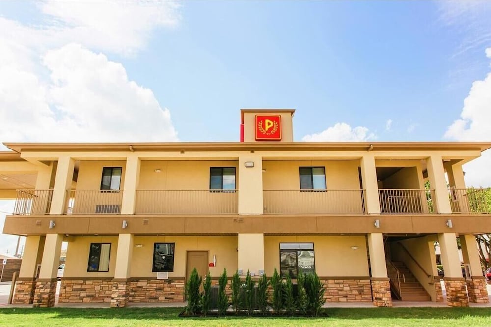 Palace Inn Conroe - photo 42
