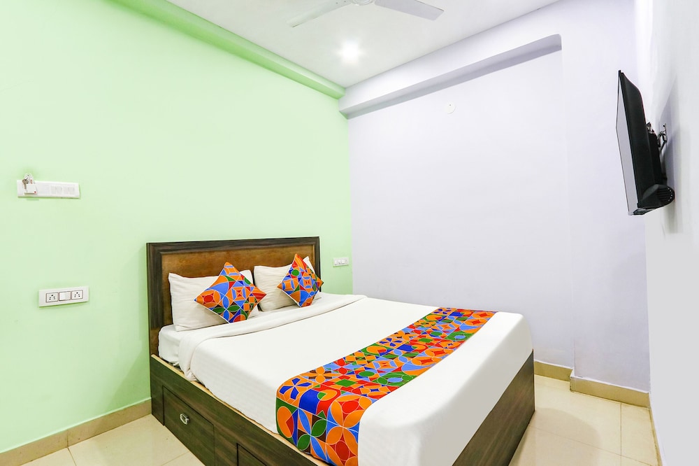Fabexpress Night Eye - last minute hotel in Hyderabad
