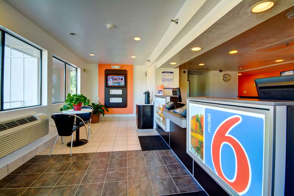 Motel 6 Windsor Locks CT Hartford - photo 24