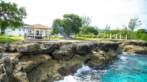 Marantha Villa — 4-Star Luxury Hotel in Discovery Bay, Jamaica