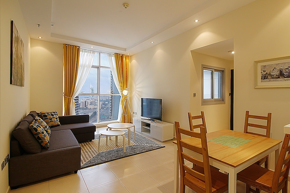 R&H Skyview Tower - last minute hotel in Dubai