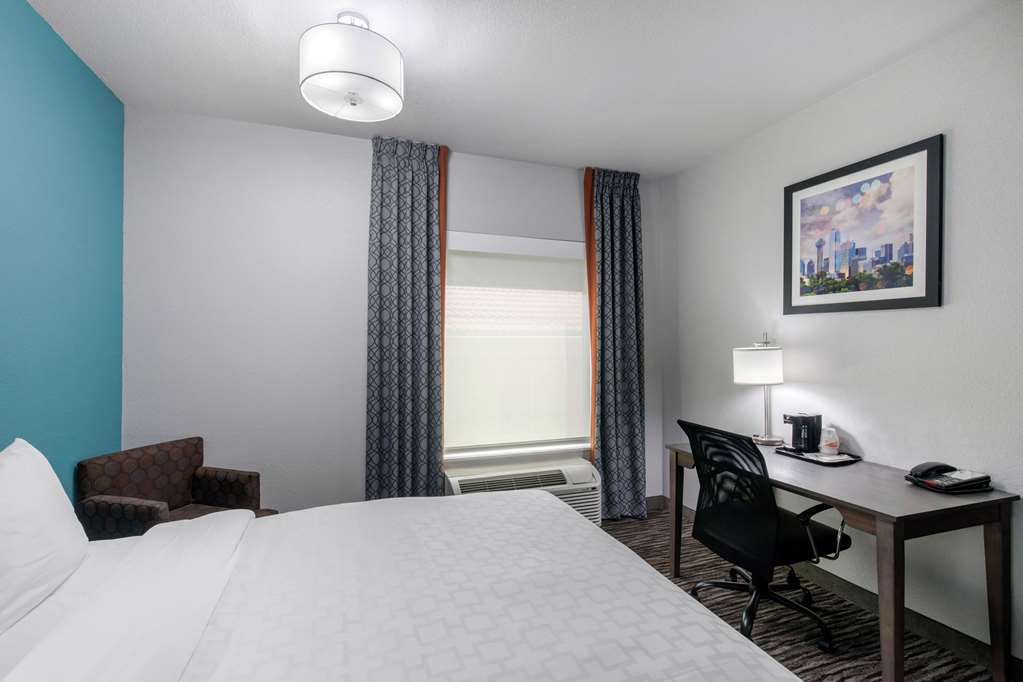 Clarion Inn & Suites DFW North - photo 31