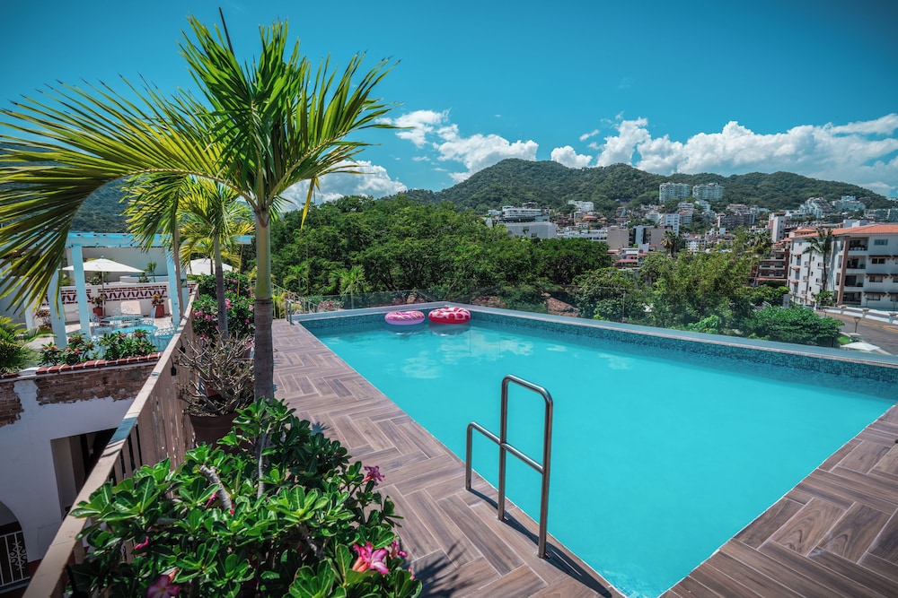 Rooftop pool