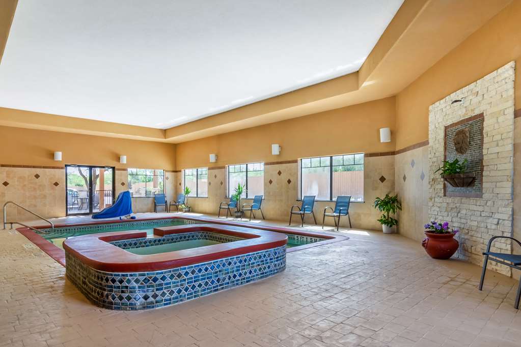 Best Western Plus Lytle Inn & Suites - photo 5