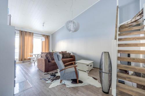 Lomahuoneisto Skivillas 28 A 10 — 4-Star Luxury Hotel in Hyrynsalmi, Finland