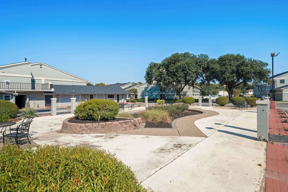 Americas Best Value Inn & Suites Brenham - photo 45