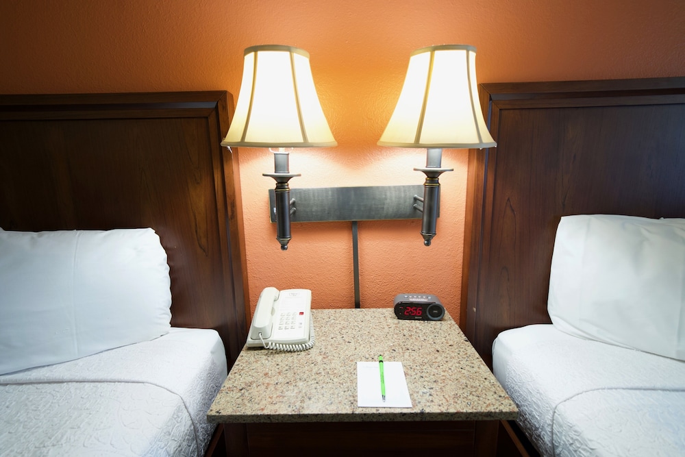Village Inn Springfield - photo 19