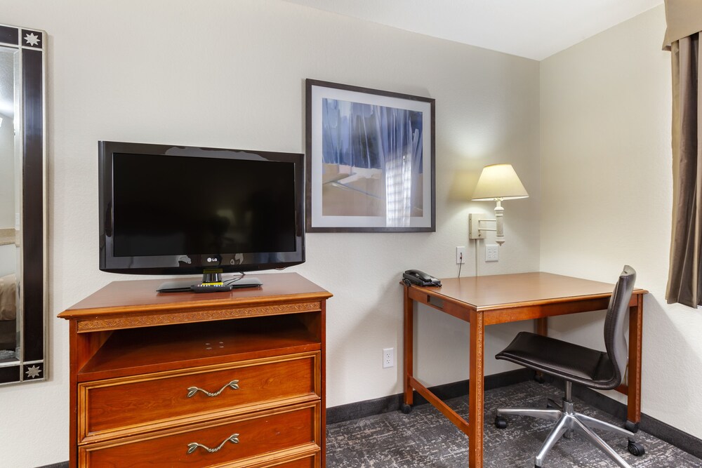 Quality Inn Phoenix Scottsdale West - photo 8