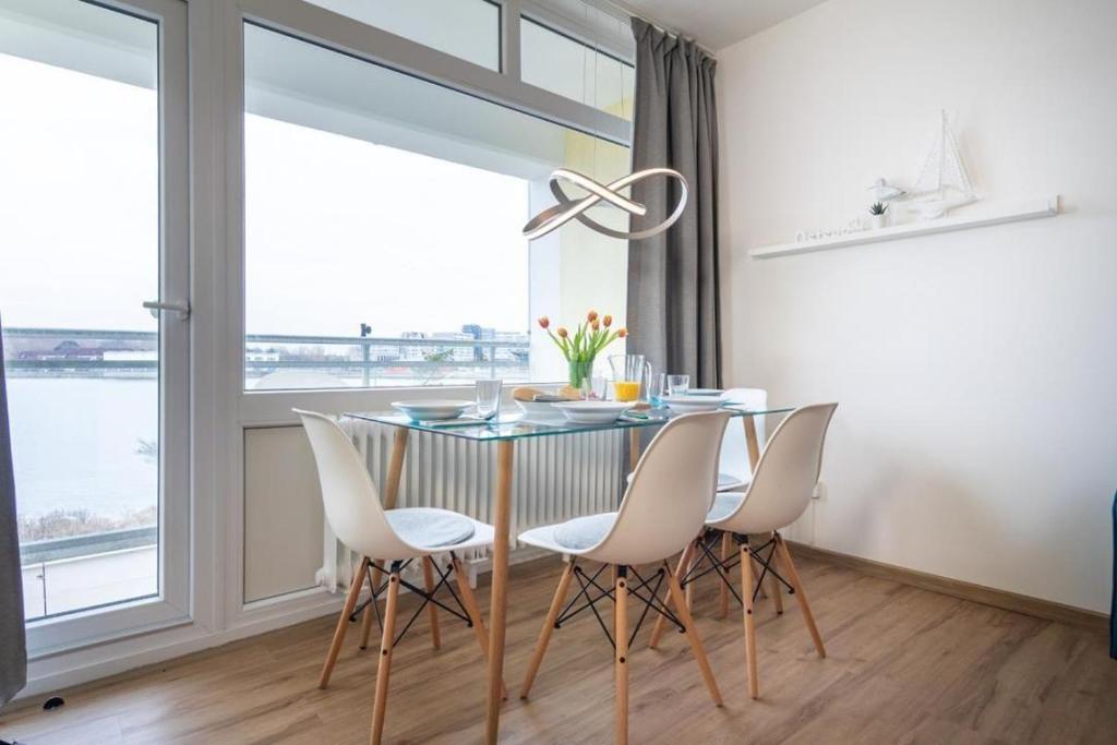 Strandhotel Heiligenhafen Wohnung 101 Typ IV Wasserblick — 4-Star Luxury Hotel in Heiligenhafen, Germany