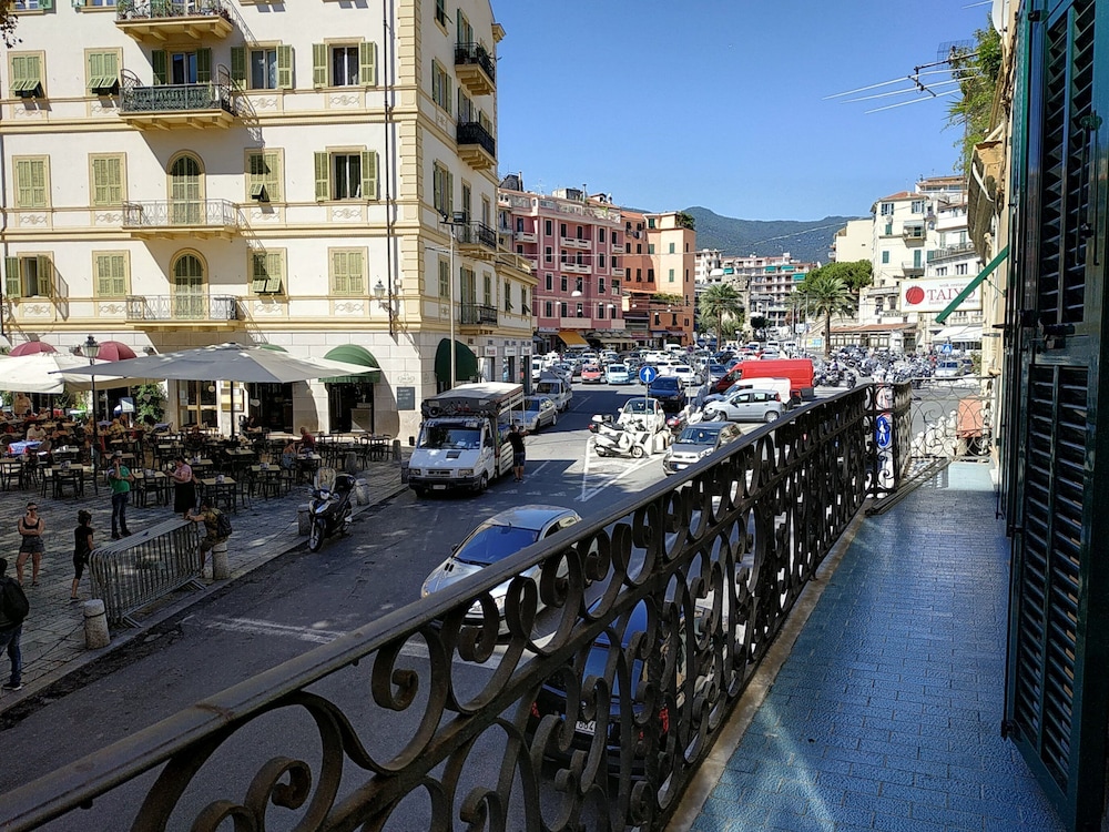 Holiday Spazio Blu Ghibli in Sanremo CasaViva — 4-Star Luxury Hotel in San Remo, Italy