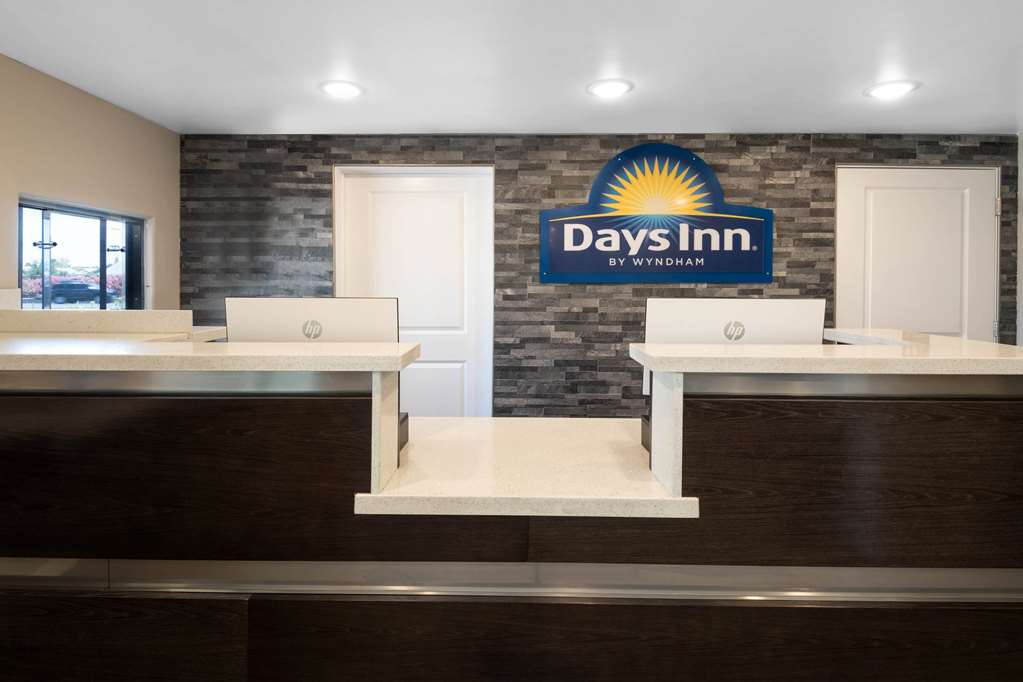 Days Inn by Wyndham Galt Elk Grove South - photo 6