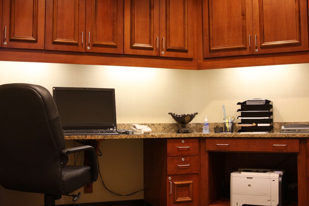 Hampton Inn & Suites Paducah - photo 38