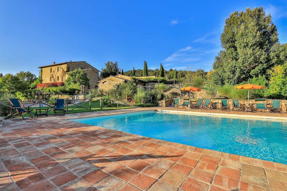 Le Mascie Country House — 4-Star Luxury Hotel in Casole D'elsa, Italy