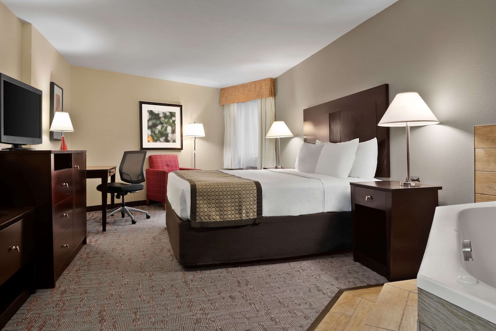Baymont by Wyndham Belleville Airport Area - photo 19