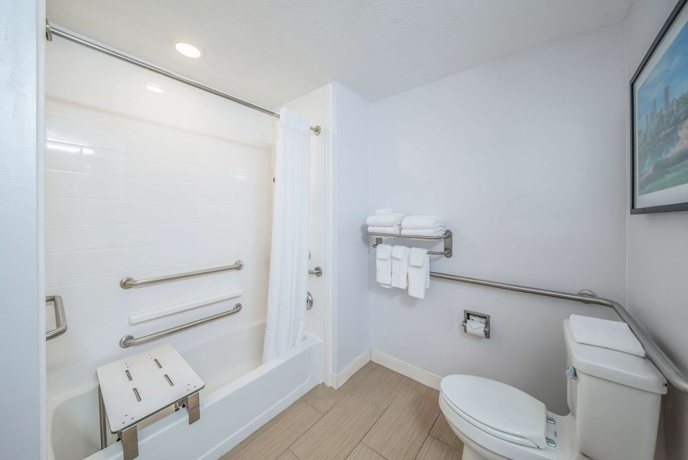 Hampton Inn Greenfield - photo 33