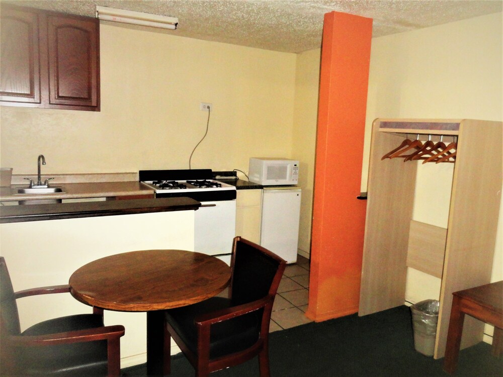 Economy Inn Lawton - photo 16