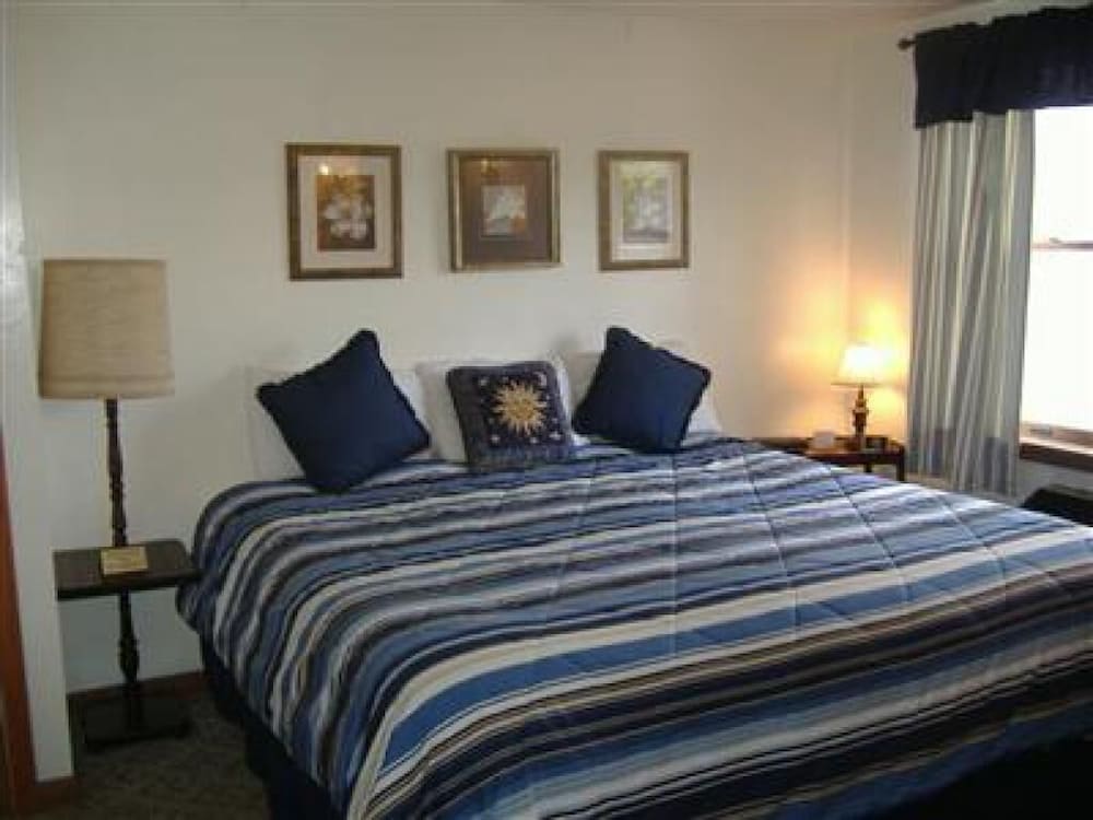 Sturbridge Country Inn - photo 10