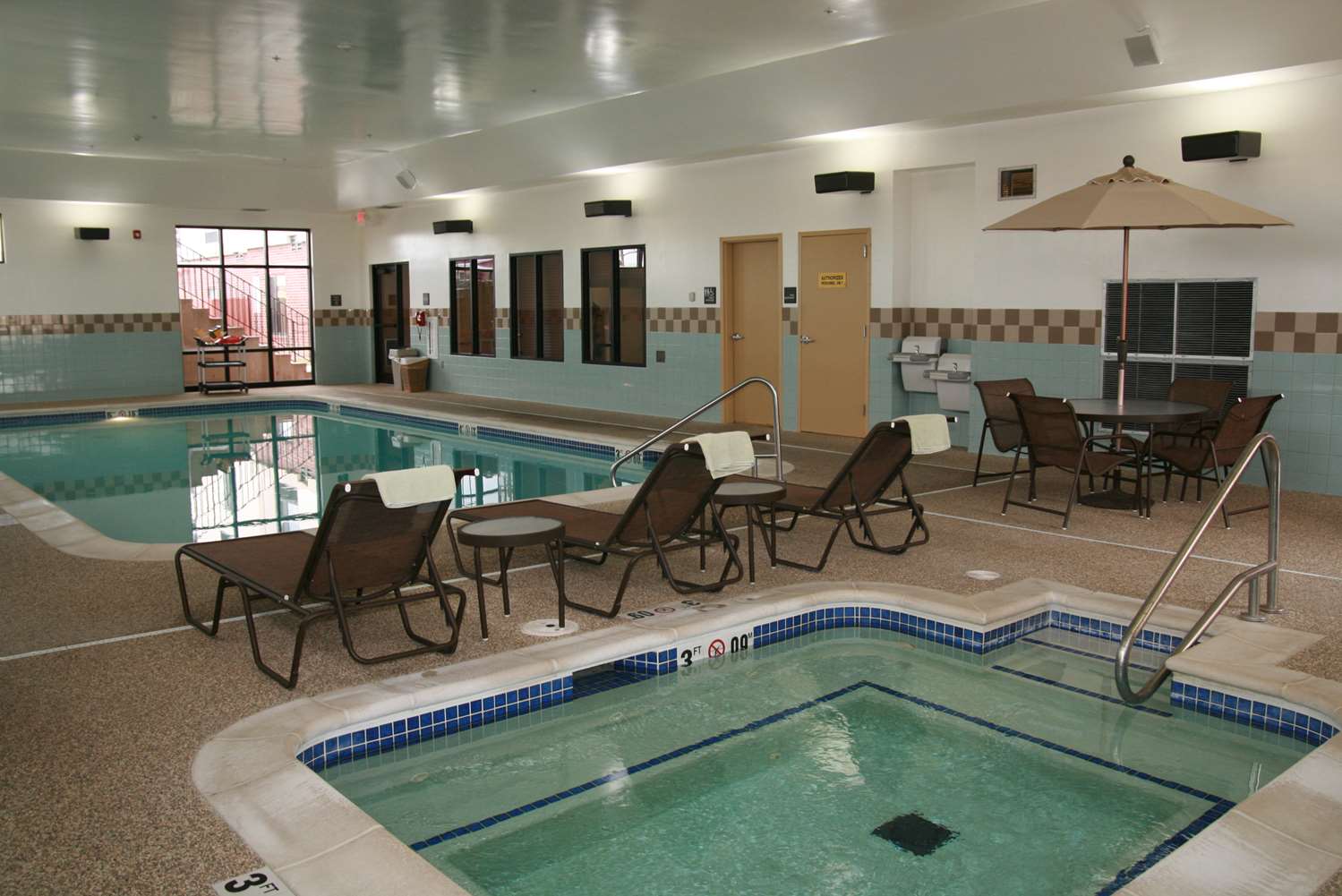 Hampton Inn Omaha West Lakeside - photo 7