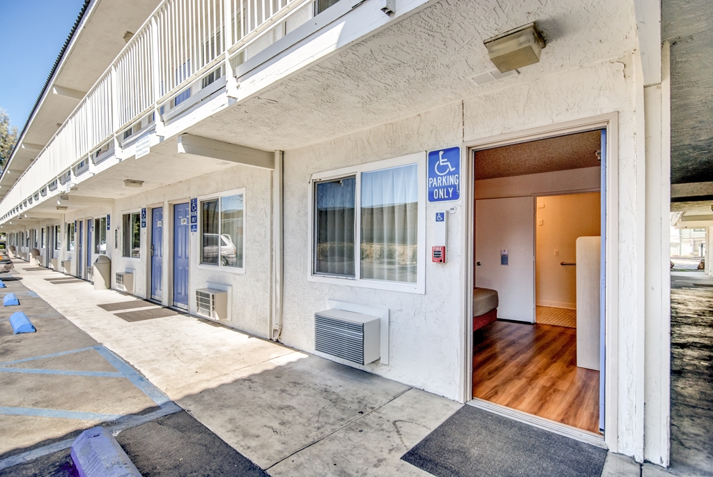 Motel 6 Stockton CA North - photo 8