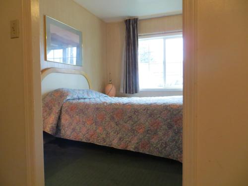 Madison Suites Motel - photo 13