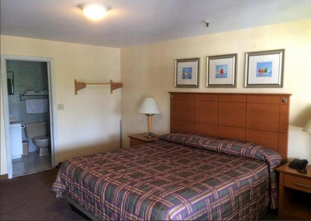 Branford Motel - photo 21
