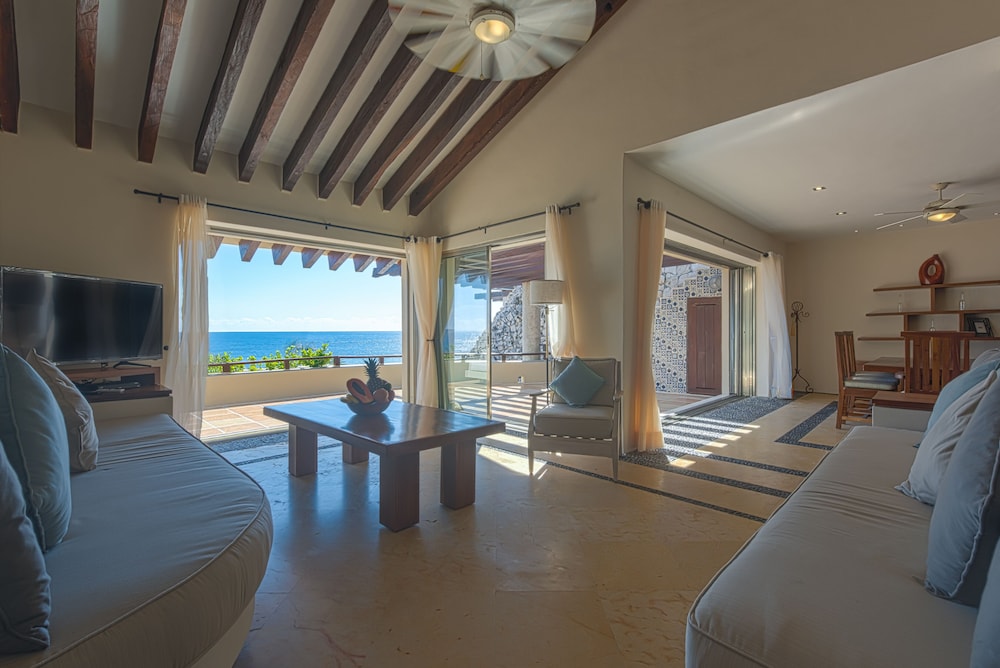 Penthouse Xcaret Puerto Aventuras — 4-Star Luxury Hotel in Puerto Aventuras, Mexico