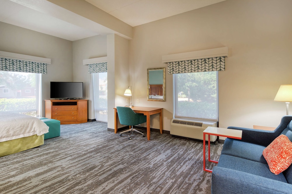 Hampton Inn Wilmington University Area Smith Creek Station - photo 17