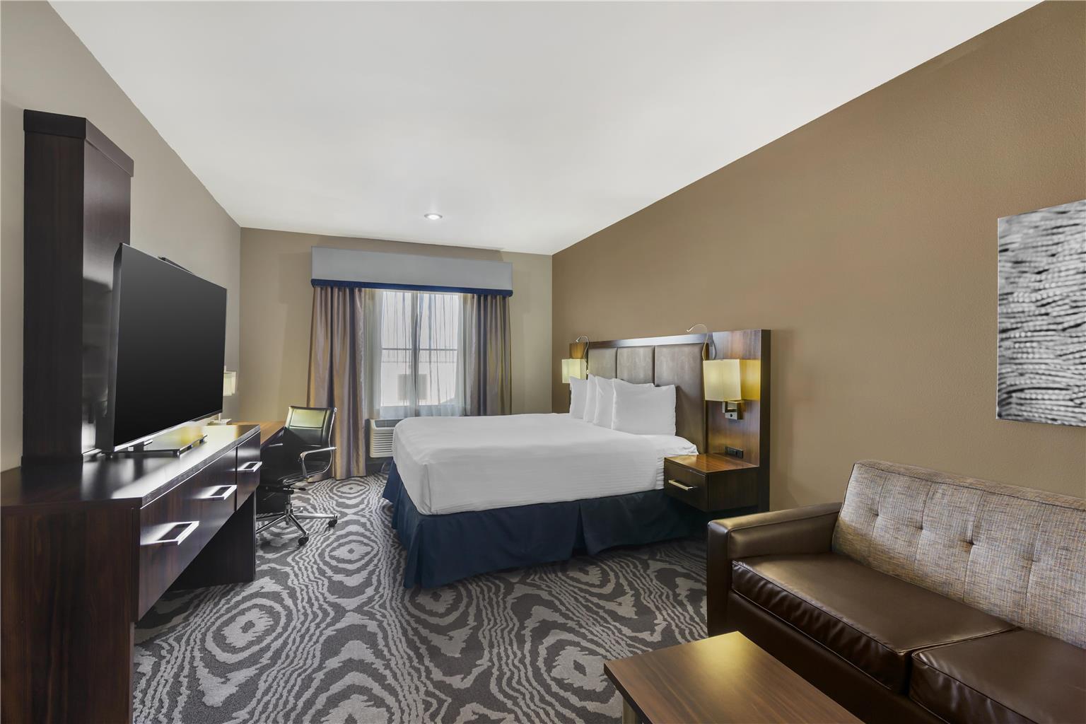 Best Western Plus Williston Hotel & Suites - photo 34