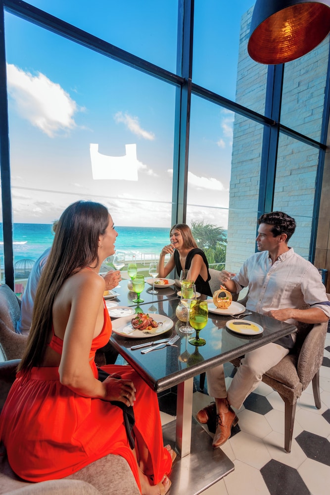 Sandos Cancún All Inclusive Adults Only