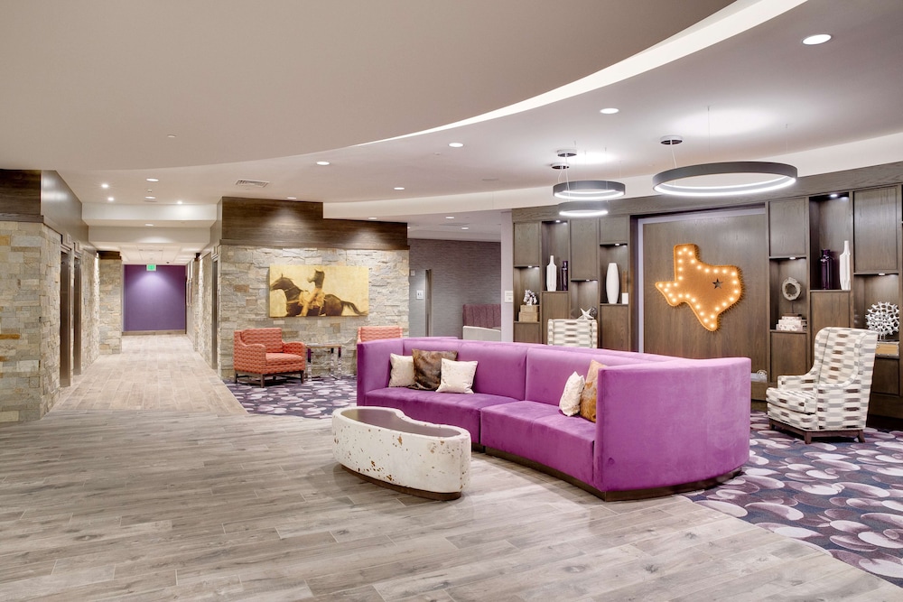 Hampton Inn & Suites Fort Worth Downtown - photo 4